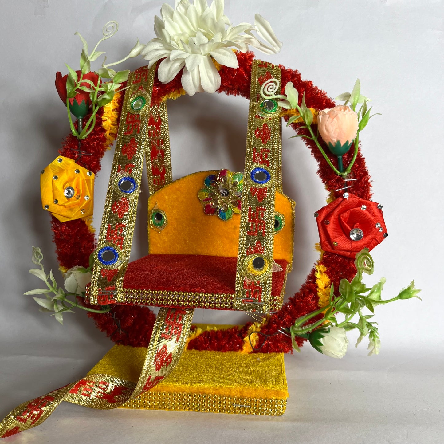 Round Decorated Thakur Ji Jhula