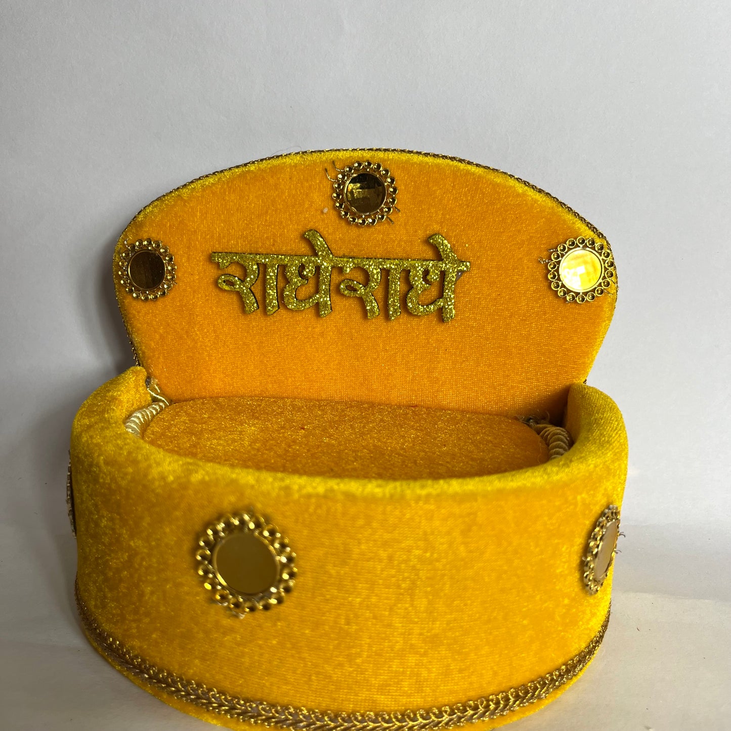 Thakur Ji राधे राधे Yellow Singhasan