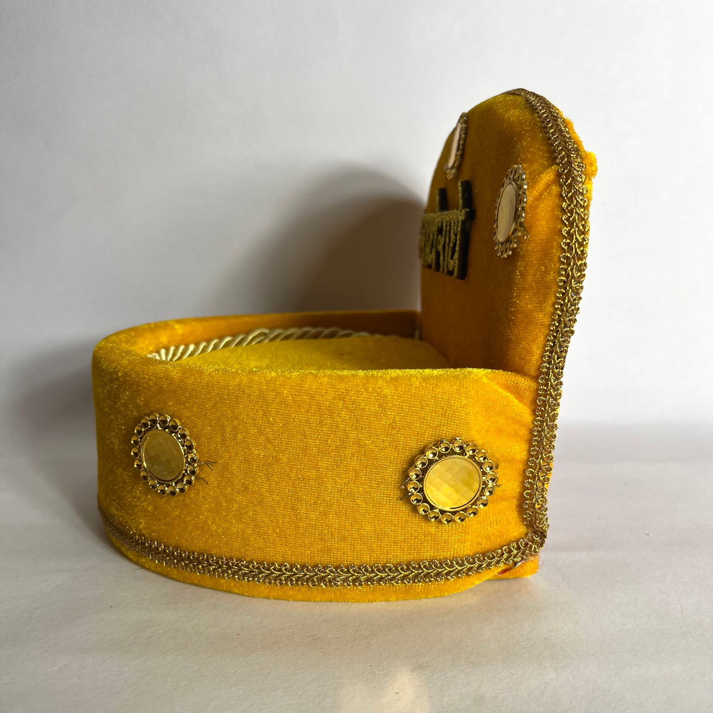 Thakur Ji राधे राधे Yellow Singhasan