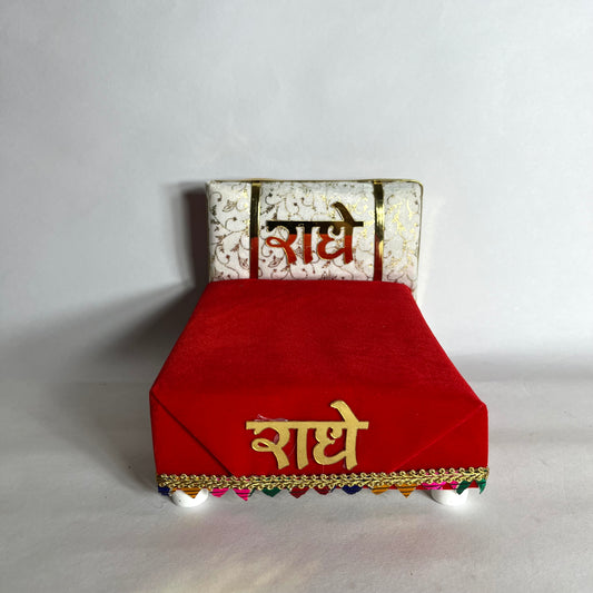 राधे Thakur Ji Red Bed Set