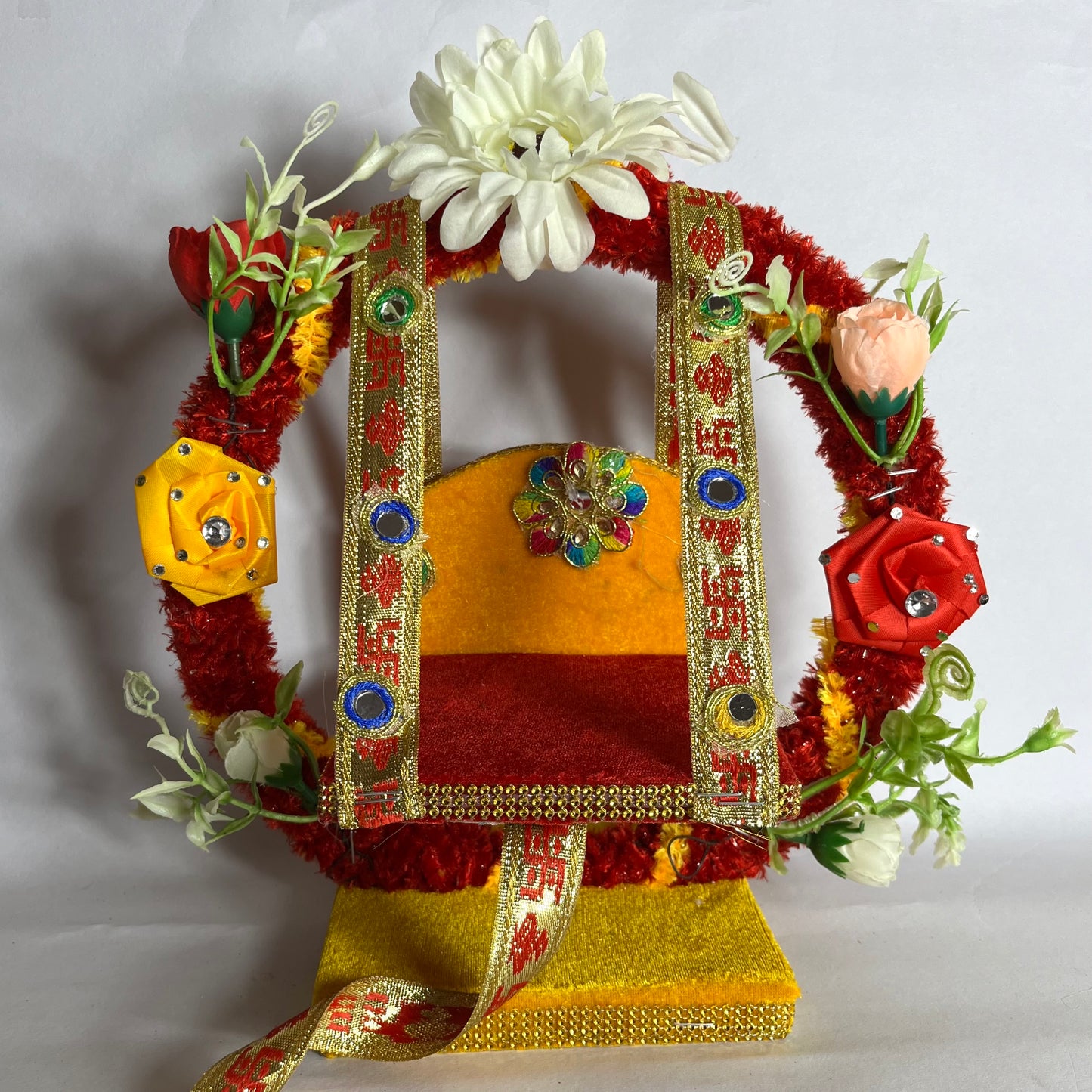 Round Decorated Thakur Ji Jhula