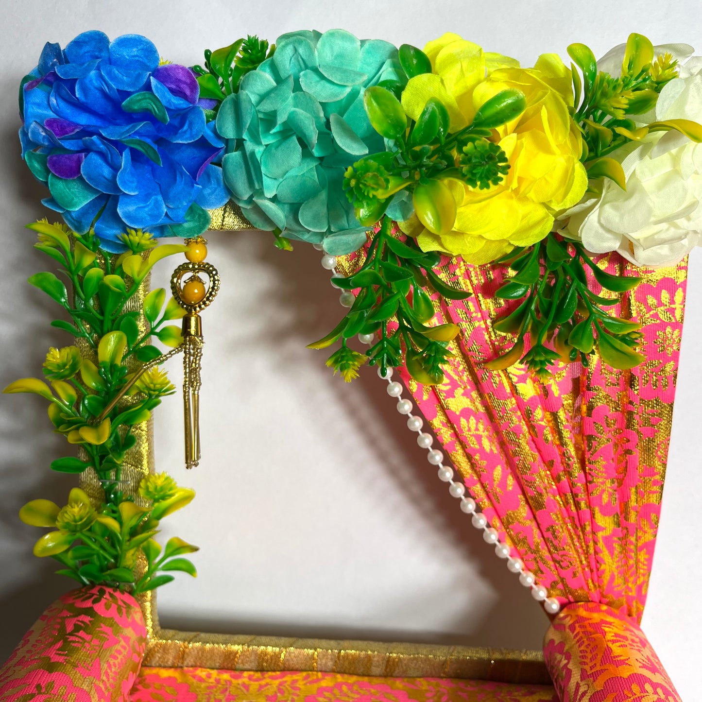 Decorative Thakur Ji Pink Singhasan